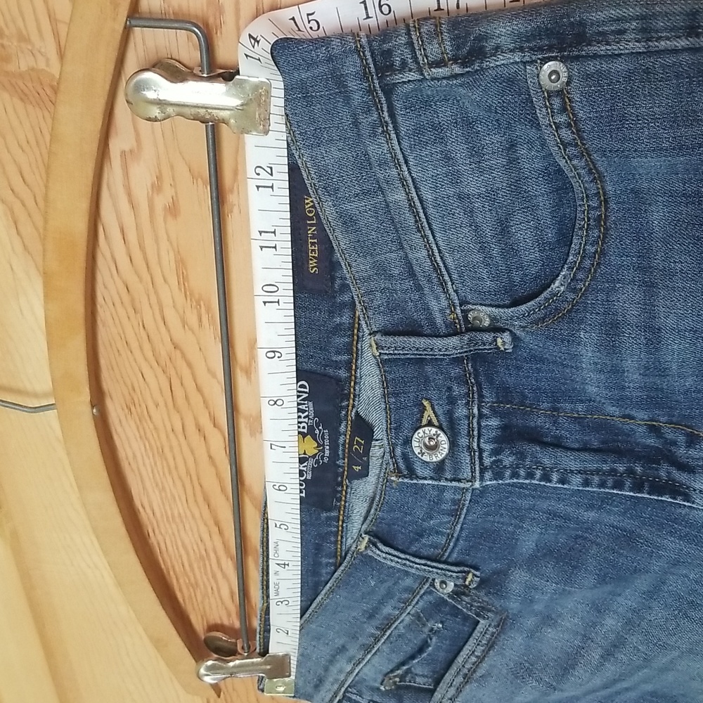 Lucky Brand Size 4 "Sweet 'N Low"  5-Pocket Jeans - Picture 7 of 9